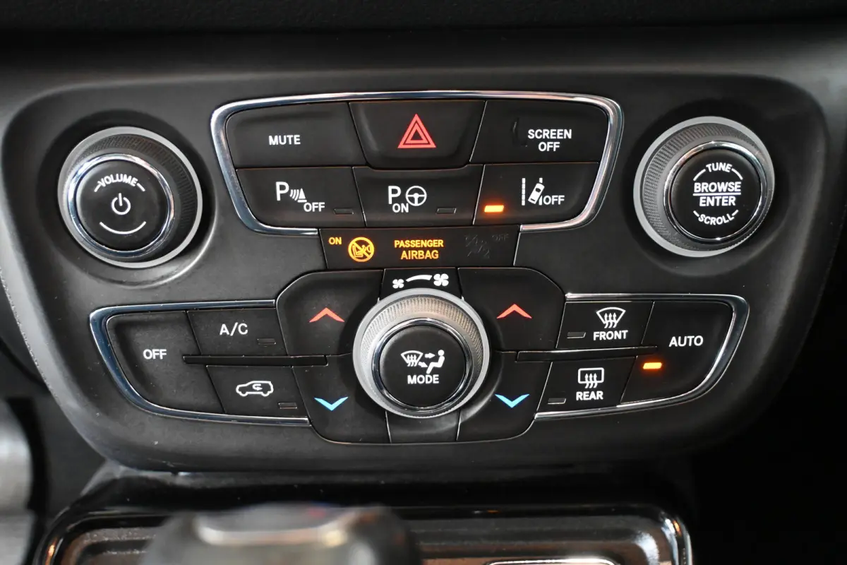 1.3T Limited Automaat Nap! Navigatie Cruise PDC Clima Xenon Stoel / Stuurverwarming 1e Eigenaar! Inruil Mogelijk!