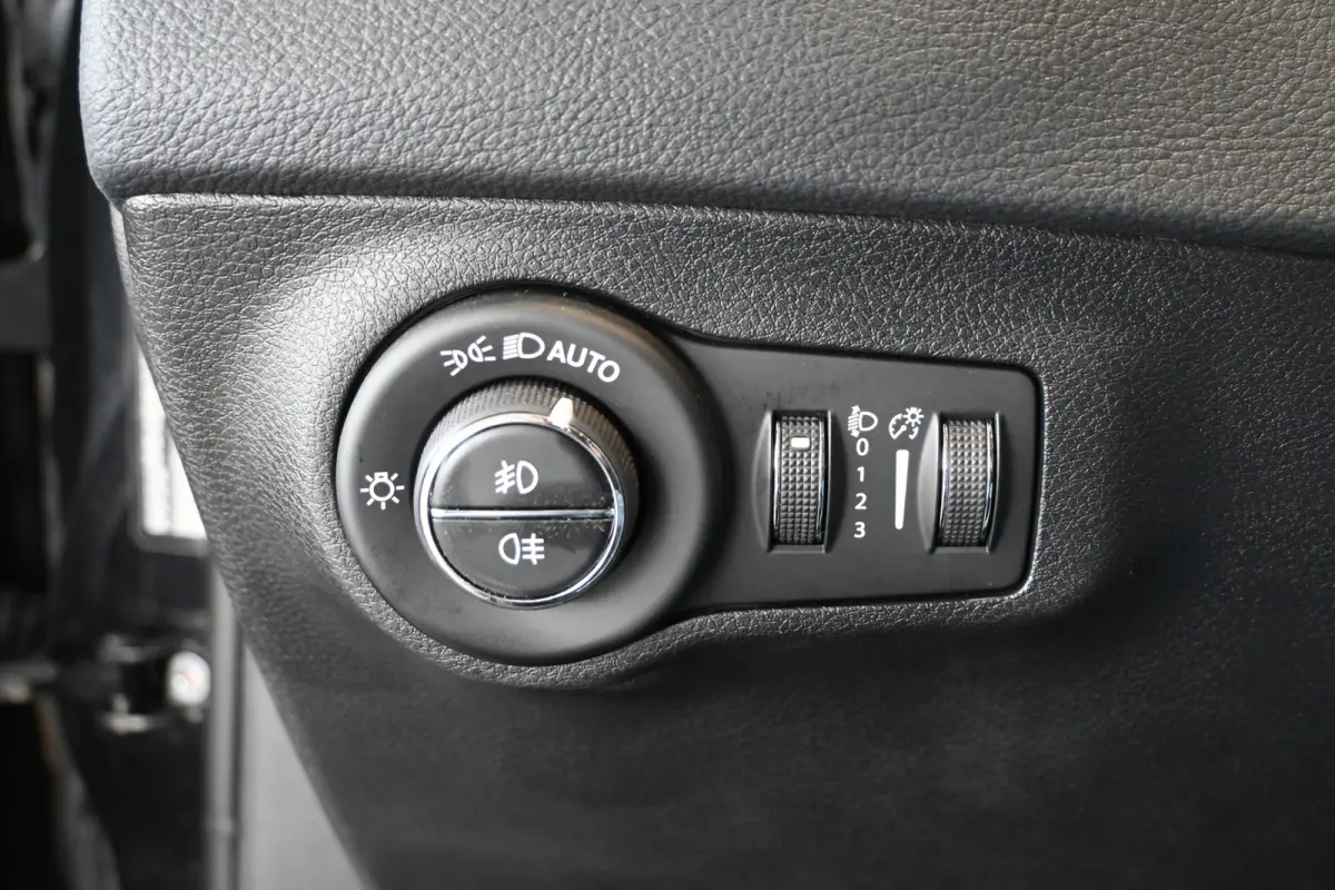 1.3T Limited Automaat Nap! Navigatie Cruise PDC Clima Xenon Stoel / Stuurverwarming 1e Eigenaar! Inruil Mogelijk!