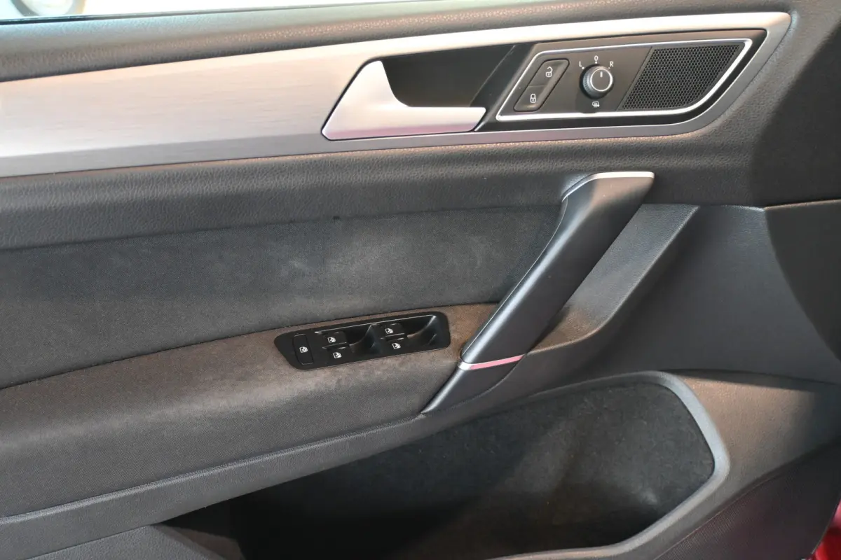 1.0 TSI Automaat Comfortline Clima Cruise control Navigatie Camera PDC Trekhaak 100% onderhouden Inruil mogelijk