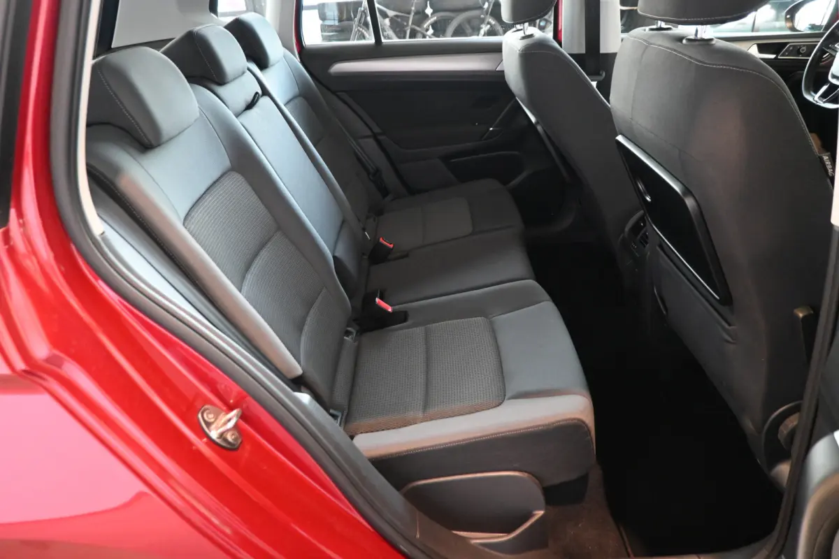 1.0 TSI Automaat Comfortline Clima Cruise control Navigatie Camera PDC Trekhaak 100% onderhouden Inruil mogelijk