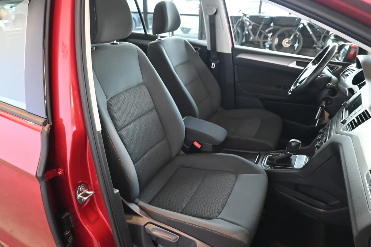 1.0 TSI Automaat Comfortline Clima Cruise control Navigatie Camera PDC Trekhaak 100% onderhouden Inruil mogelijk