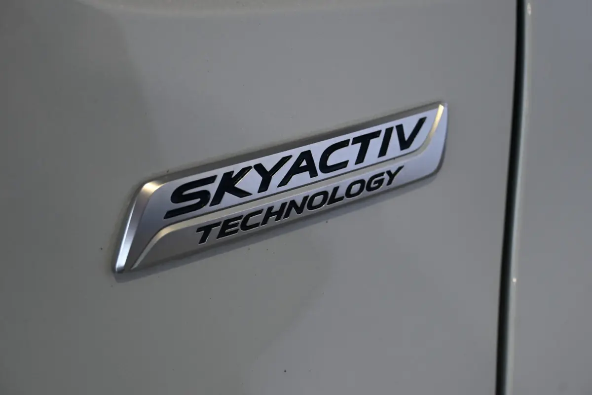 2.0 SkyActiv-G 120 Dynamic Automaat Clima Cruise control Navigatie Licht metaal Inruil mogelijk