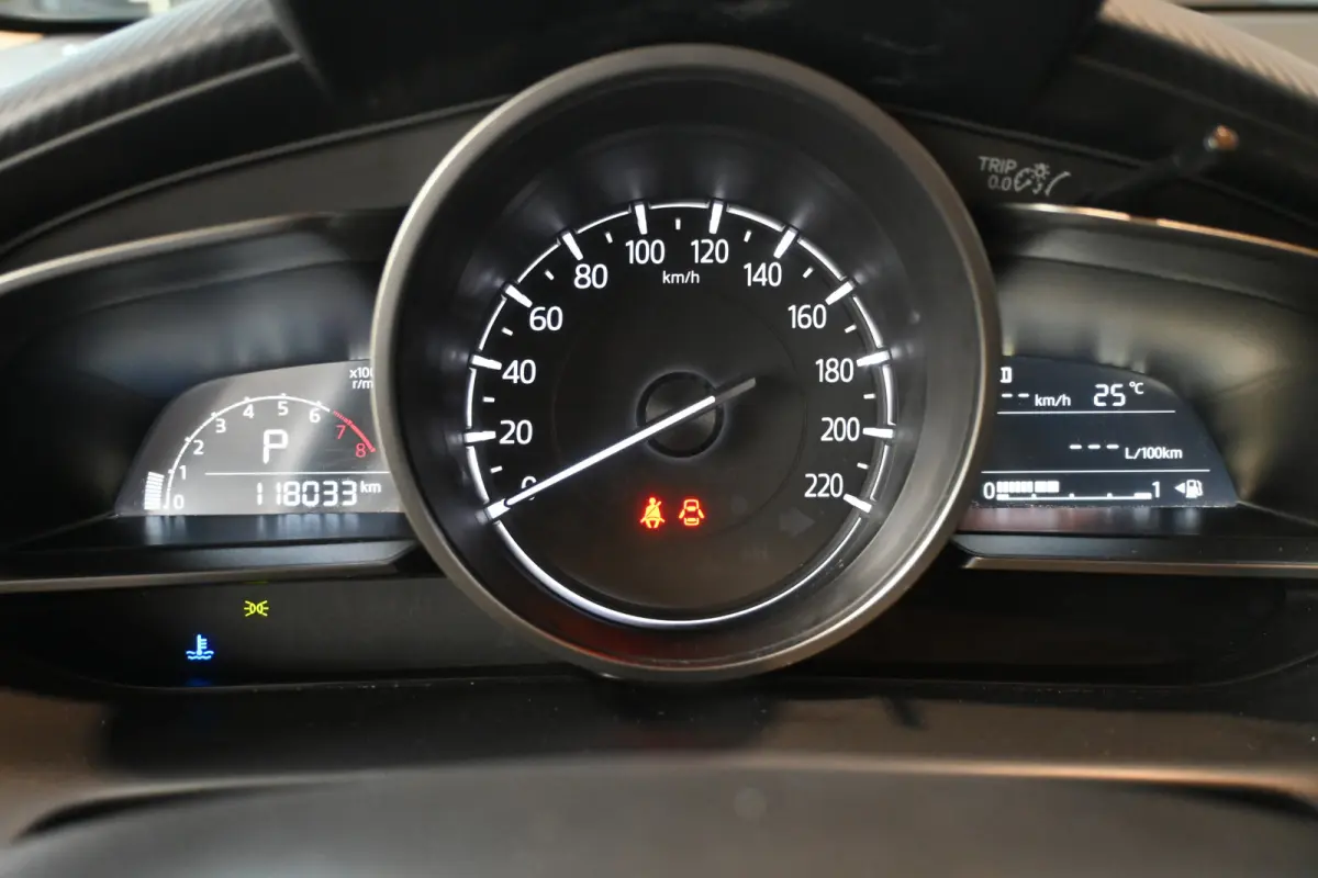 2.0 SkyActiv-G 120 Dynamic Automaat Clima Cruise control Navigatie Licht metaal Inruil mogelijk