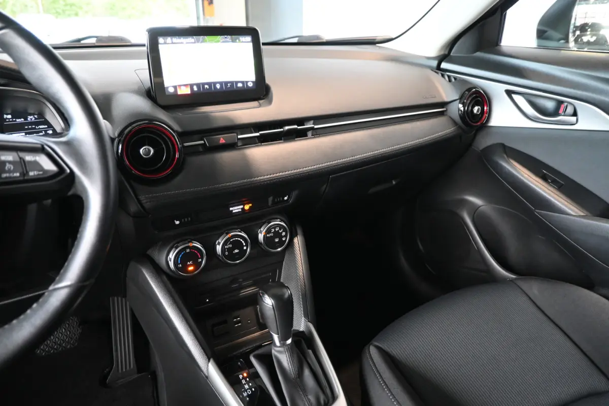 2.0 SkyActiv-G 120 Dynamic Automaat Clima Cruise control Navigatie Licht metaal Inruil mogelijk