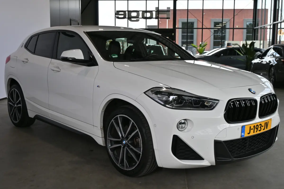 sDrive18i High Executive M-Sport Automaat Led Clima Cruise Leder Navigatie Stoelverwarming 100% Onderhouden! Inruil Mogelijk!