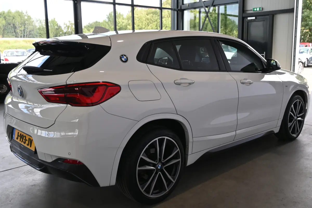sDrive18i High Executive M-Sport Automaat Led Clima Cruise Leder Navigatie Stoelverwarming 100% Onderhouden! Inruil Mogelijk!