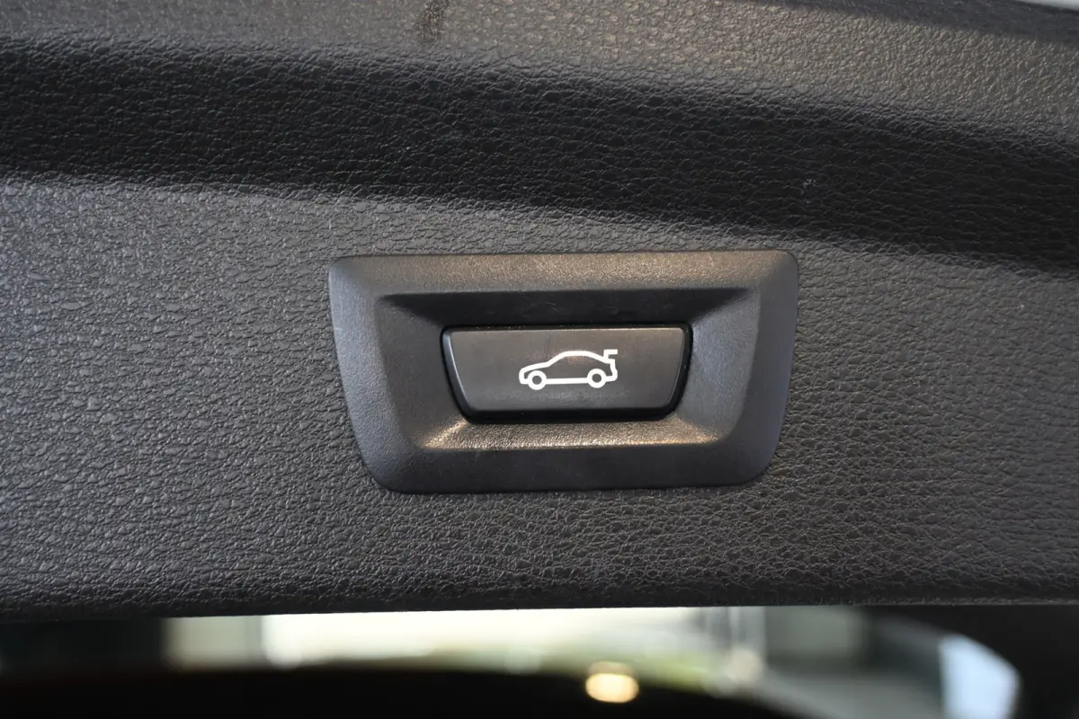 sDrive18i High Executive M-Sport Automaat Led Clima Cruise Leder Navigatie Stoelverwarming 100% Onderhouden! Inruil Mogelijk!