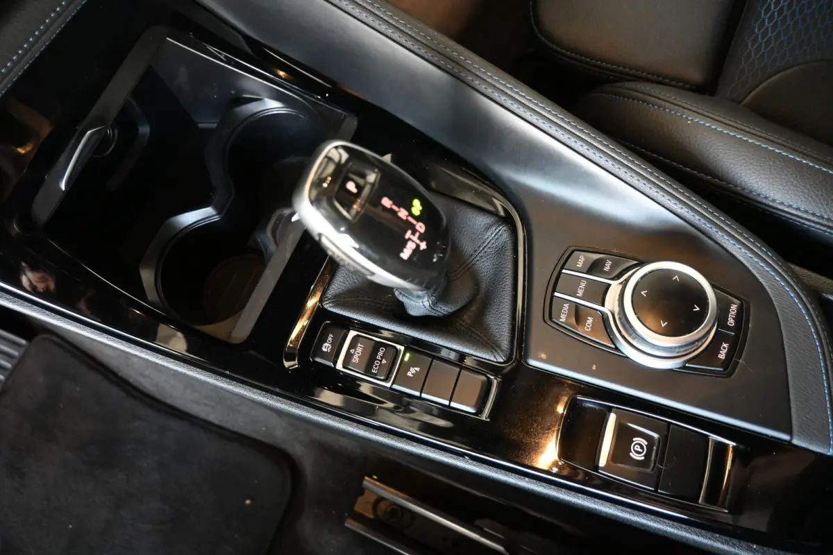 sDrive18i High Executive M-Sport Automaat Led Clima Cruise Leder Navigatie Stoelverwarming 100% Onderhouden! Inruil Mogelijk!