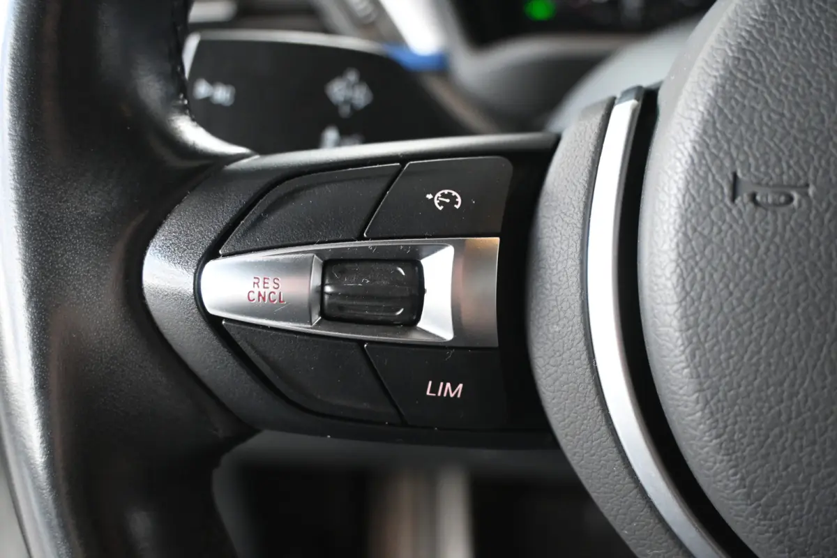 sDrive18i High Executive M-Sport Automaat Led Clima Cruise Leder Navigatie Stoelverwarming 100% Onderhouden! Inruil Mogelijk!