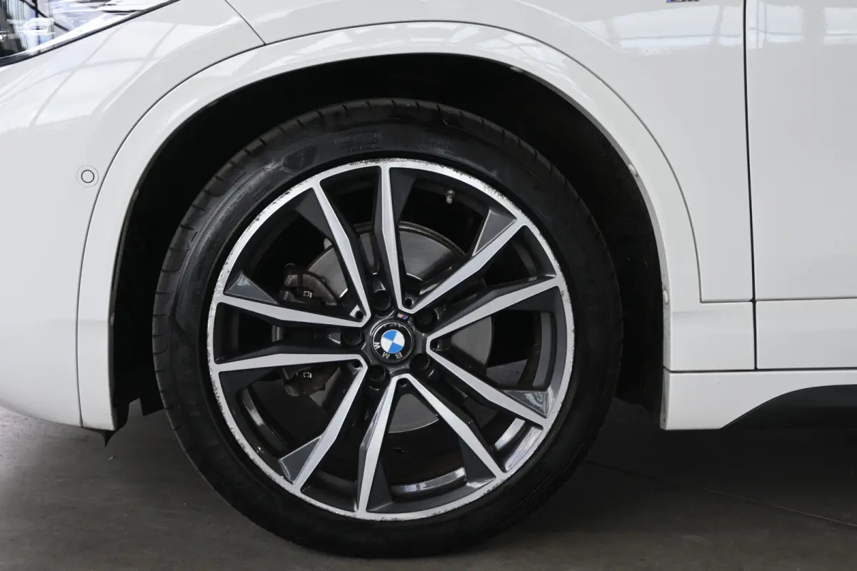 sDrive18i High Executive M-Sport Automaat Led Clima Cruise Leder Navigatie Stoelverwarming 100% Onderhouden! Inruil Mogelijk!