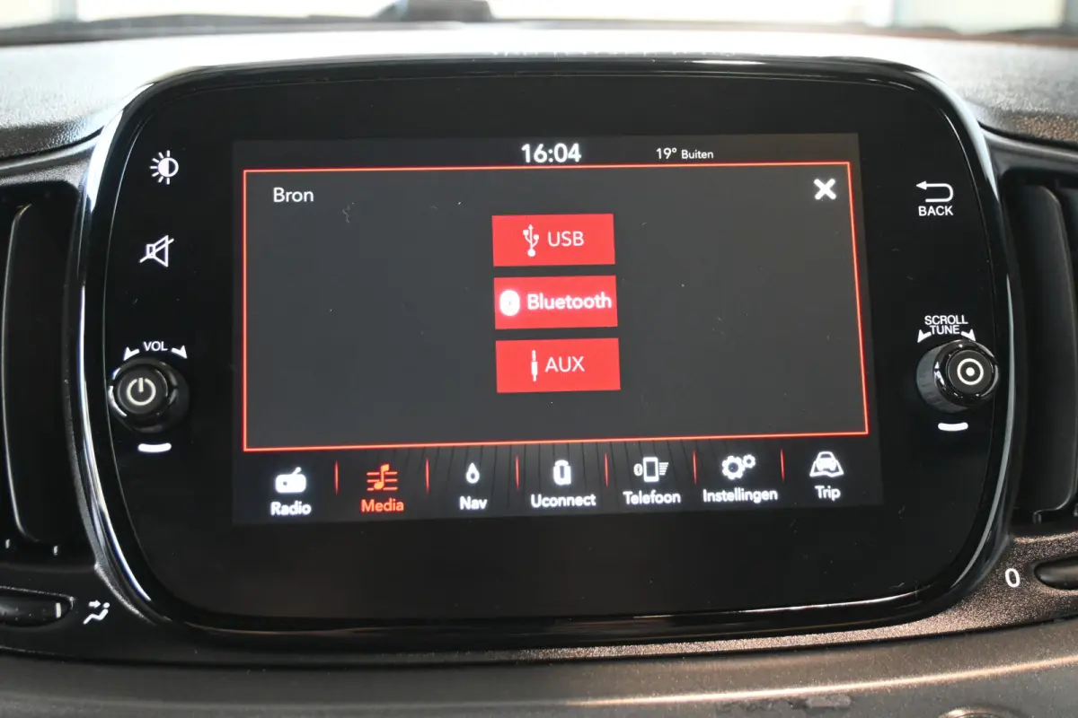 0.9 TwinAir Turbo Sport Nap! Airco Cruise Navigatie PDC Xenon Carplay Leder 100% Onderhouden! Inruil Mogelijk!