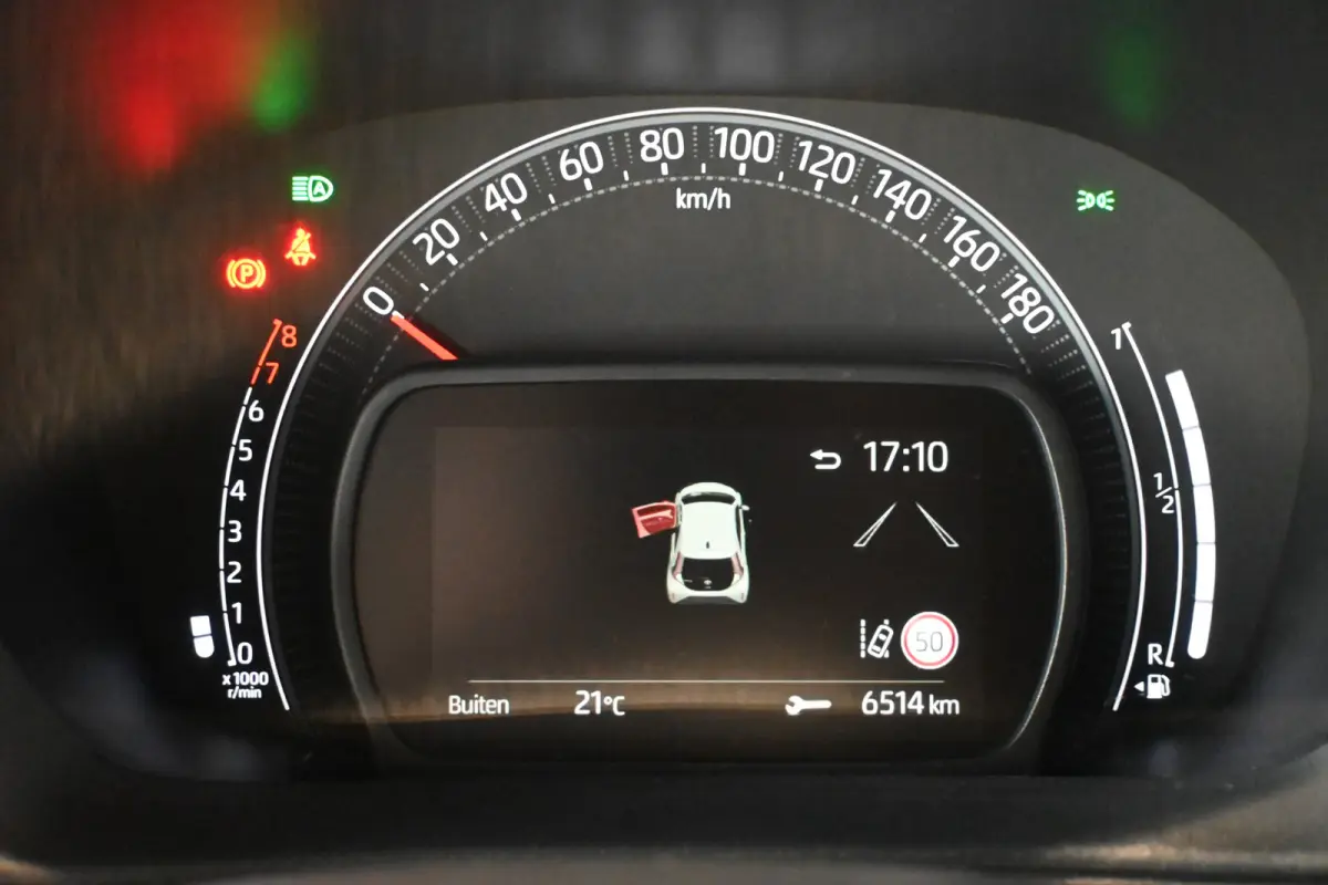 1.0 VVT-i MT Play Nap! Airco Adaptieve Cruise Camera CarPlay 1e Eigenaar! Inruil Mogelijk!
