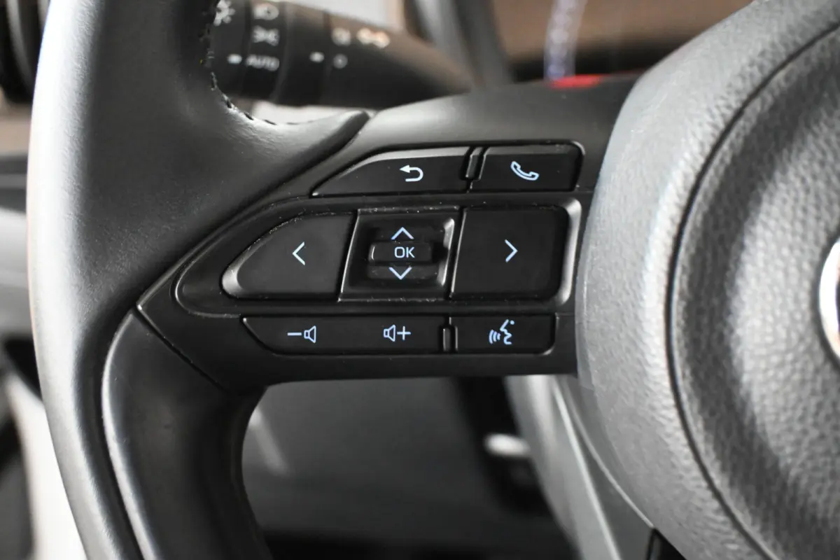 1.0 VVT-i MT Play Nap! Airco Adaptieve Cruise Camera CarPlay 1e Eigenaar! Inruil Mogelijk!
