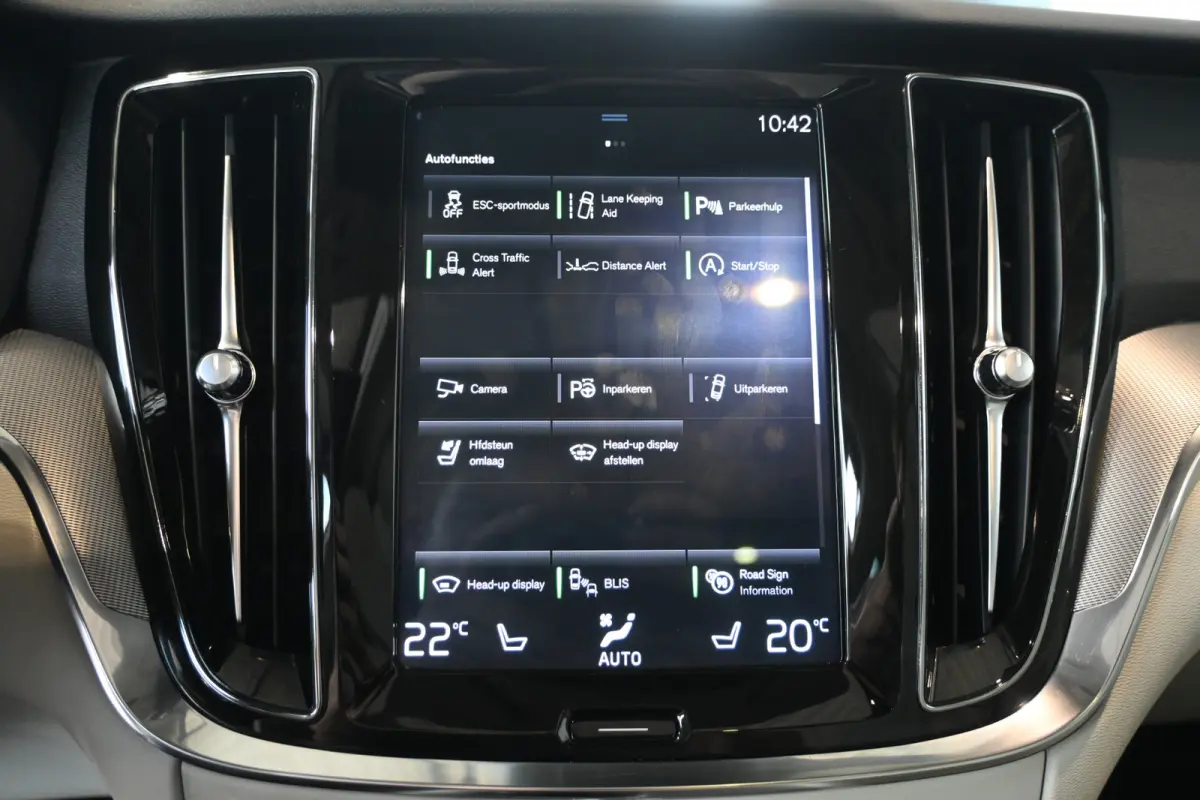 2.0 T5 Inscription Automaat Clima Cruise Panoramadak Harman/Kardon Leder Carplay Navigatie Inruil Mogelijk!