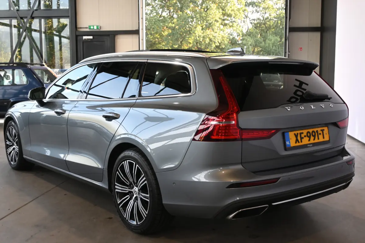 2.0 T5 Inscription Automaat Clima Cruise Panoramadak Harman/Kardon Leder Carplay Navigatie Inruil Mogelijk!