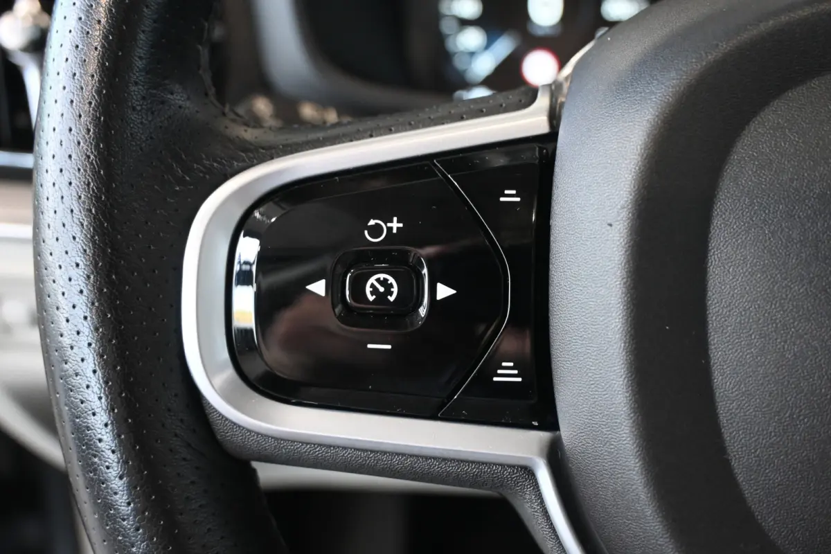2.0 T5 Inscription Automaat Clima Cruise Panoramadak Harman/Kardon Leder Carplay Navigatie Inruil Mogelijk!