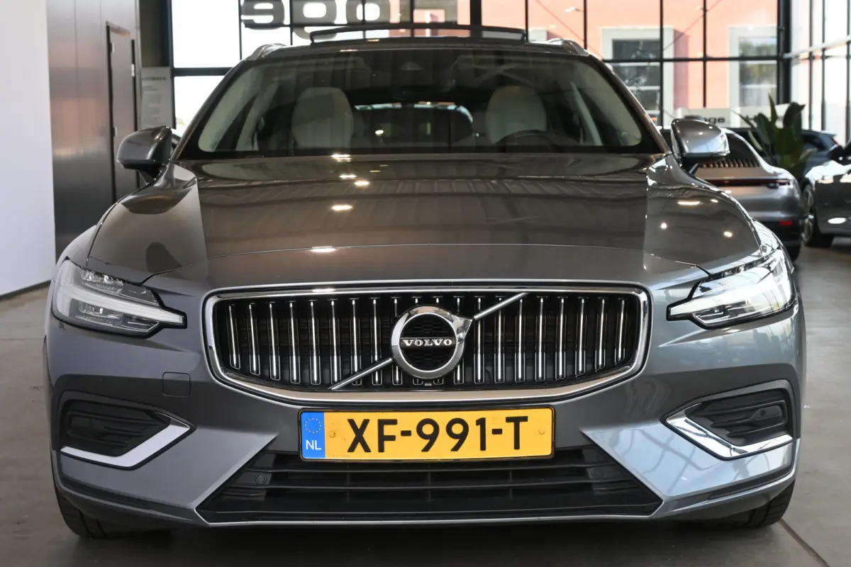 2.0 T5 Inscription Automaat Clima Cruise Panoramadak Harman/Kardon Leder Carplay Navigatie Inruil Mogelijk!