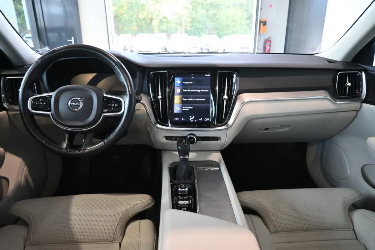 2.0 T5 Inscription Automaat Clima Cruise Panoramadak Harman/Kardon Leder Carplay Navigatie Inruil Mogelijk!