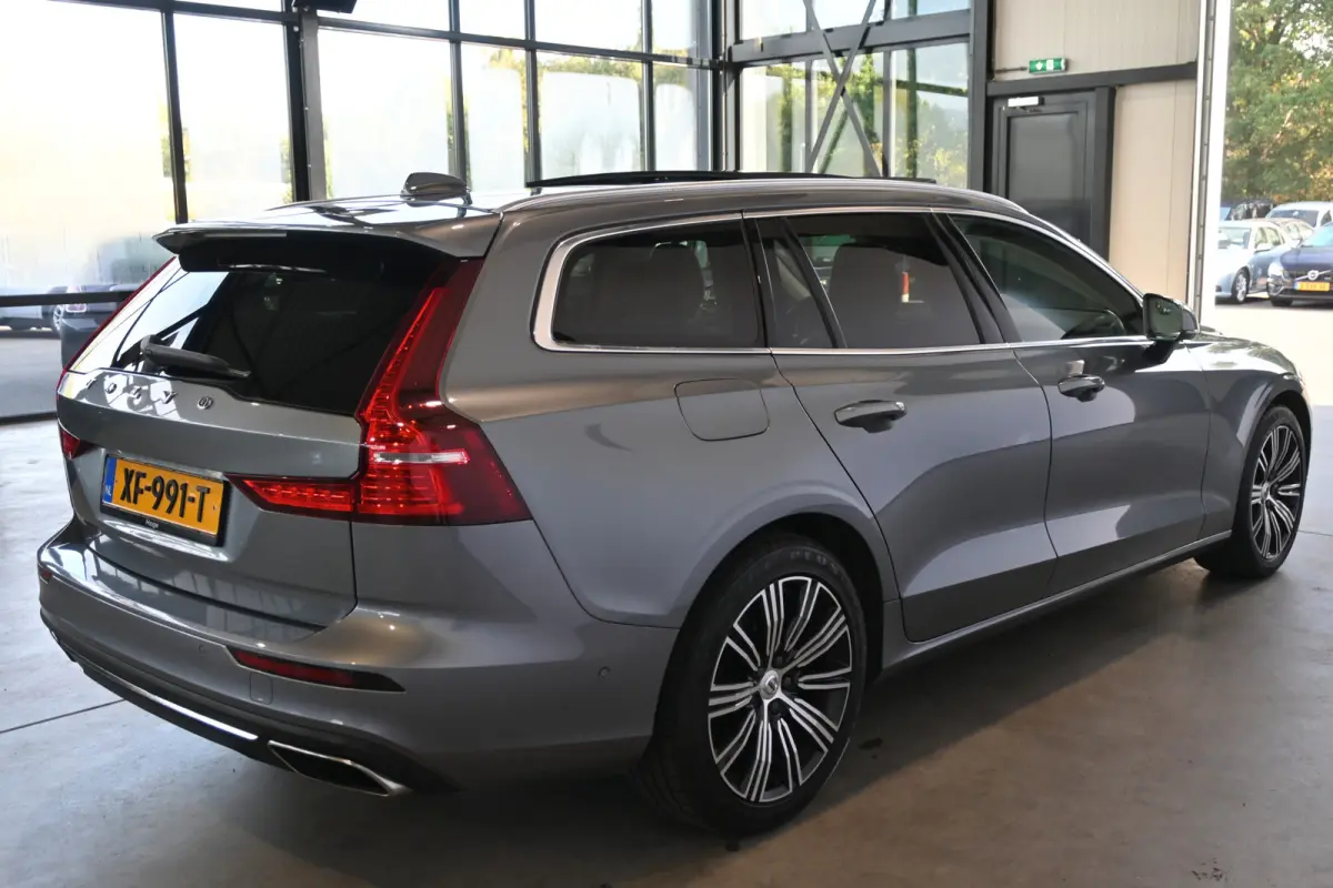 2.0 T5 Inscription Automaat Clima Cruise Panoramadak Harman/Kardon Leder Carplay Navigatie Inruil Mogelijk!
