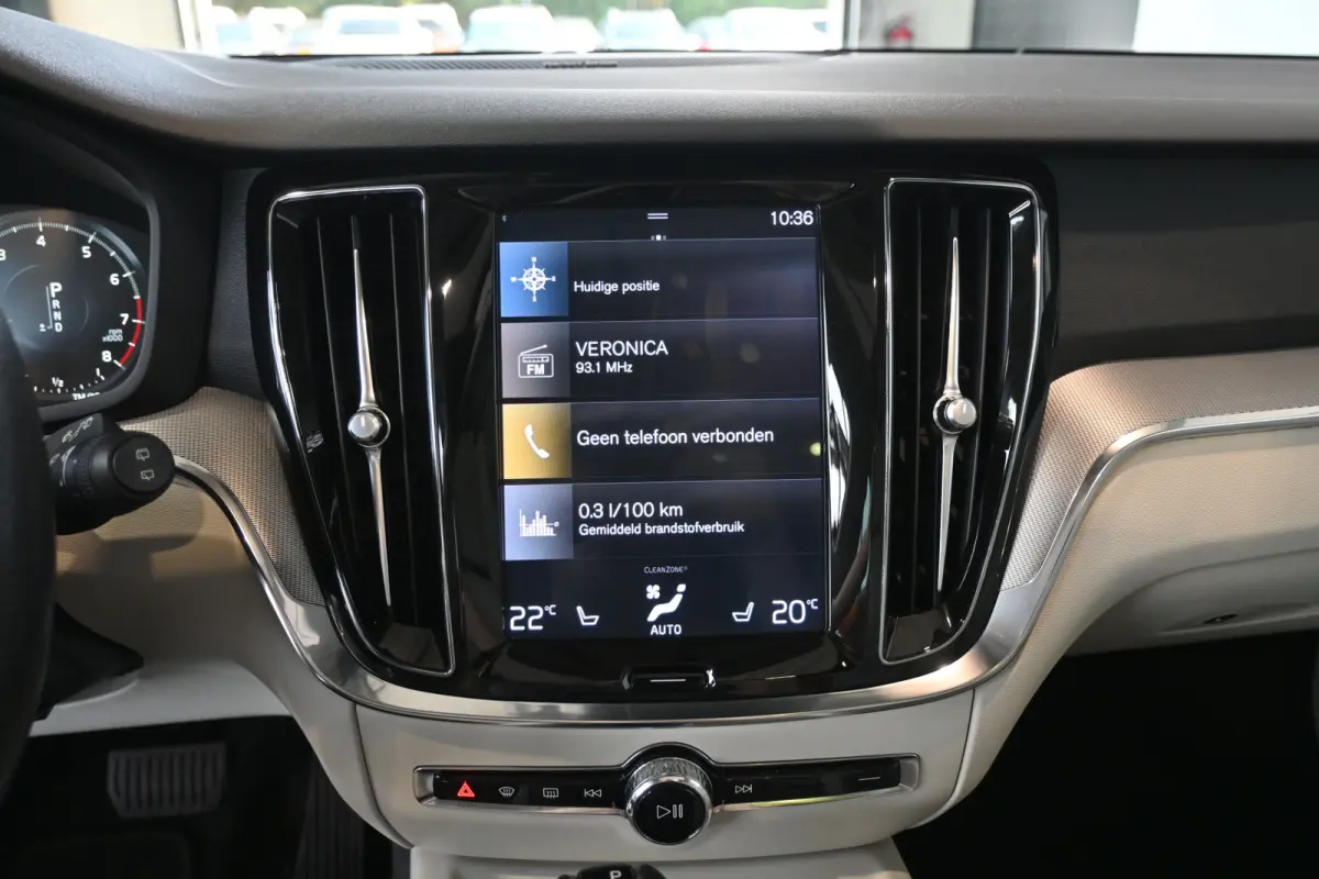 2.0 T5 Inscription Automaat Clima Cruise Panoramadak Harman/Kardon Leder Carplay Navigatie Inruil Mogelijk!