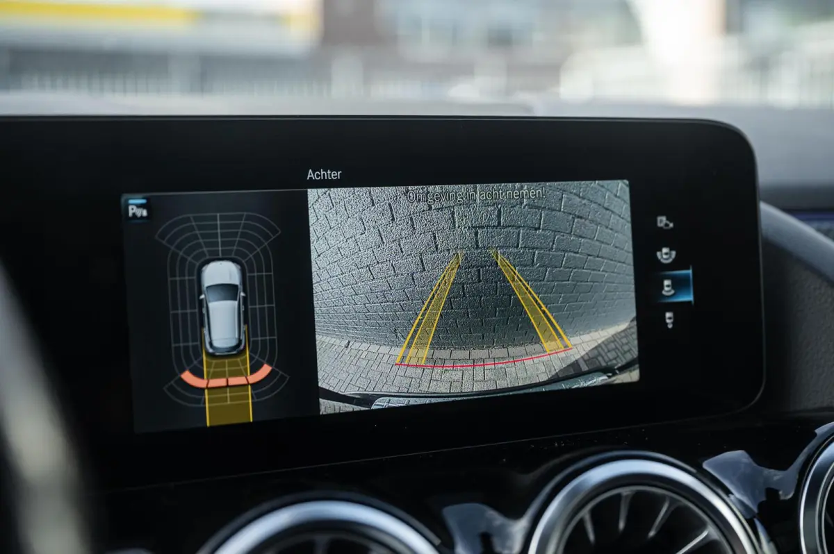 250 e AMG Line PANORAMADAK TREKHAAK CRUISE CAMERA SFEERVERLICHTING