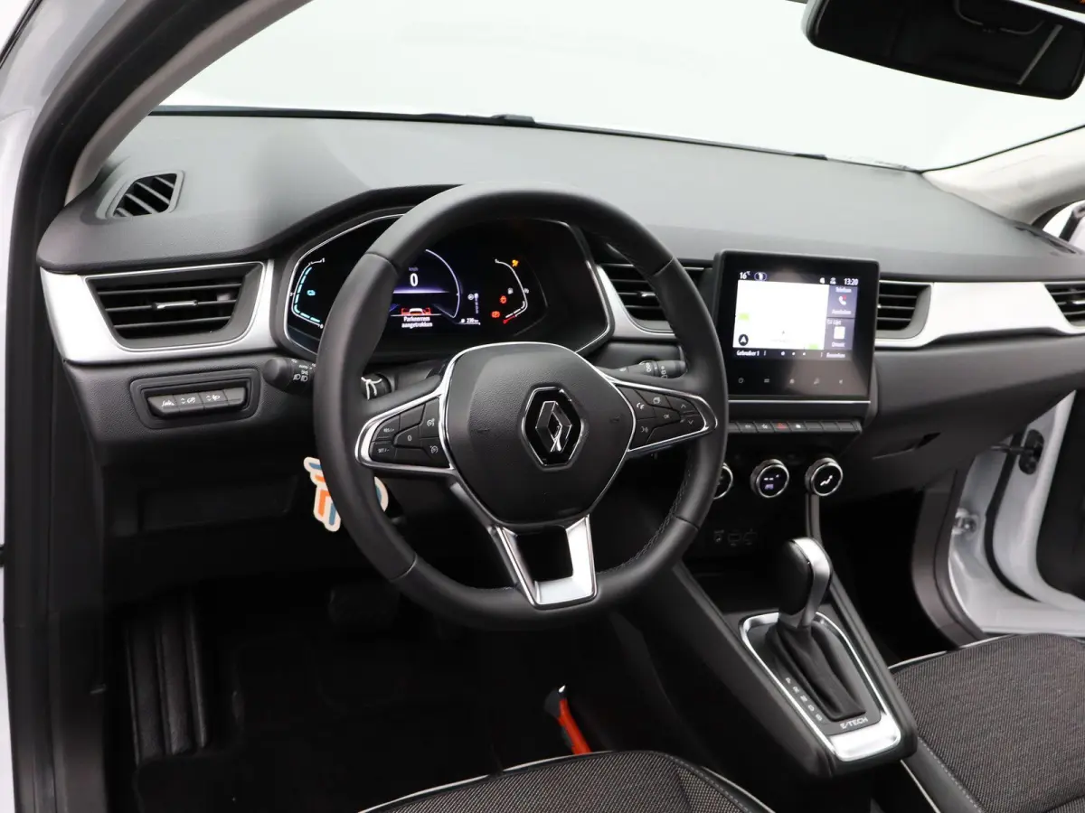 E-TECH hybrid 145 Intens | Achteruitrijcamera | Navigatie | 18" velgen |