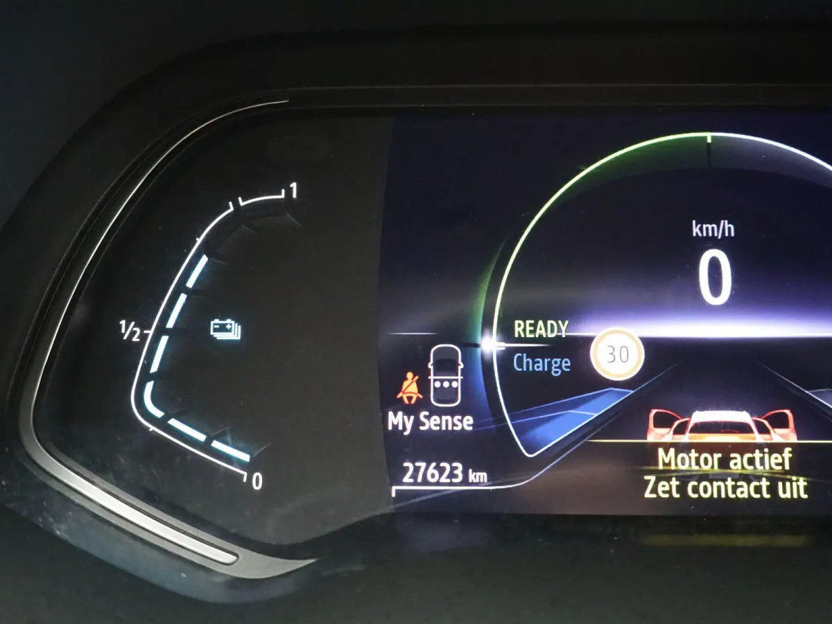 E-TECH hybrid 145 Intens | Achteruitrijcamera | Navigatie | 18" velgen |
