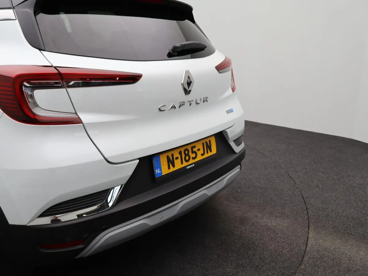 E-TECH hybrid 145 Intens | Achteruitrijcamera | Navigatie | 18" velgen |