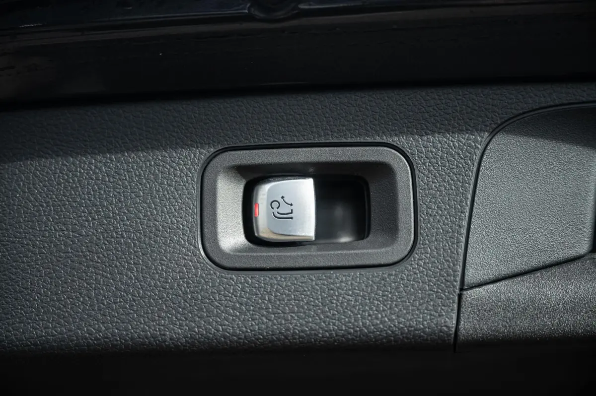 4MATIC AMG LINE PANORAMADAK TREKHAAK ADAPTIVE CRUISE LEDER