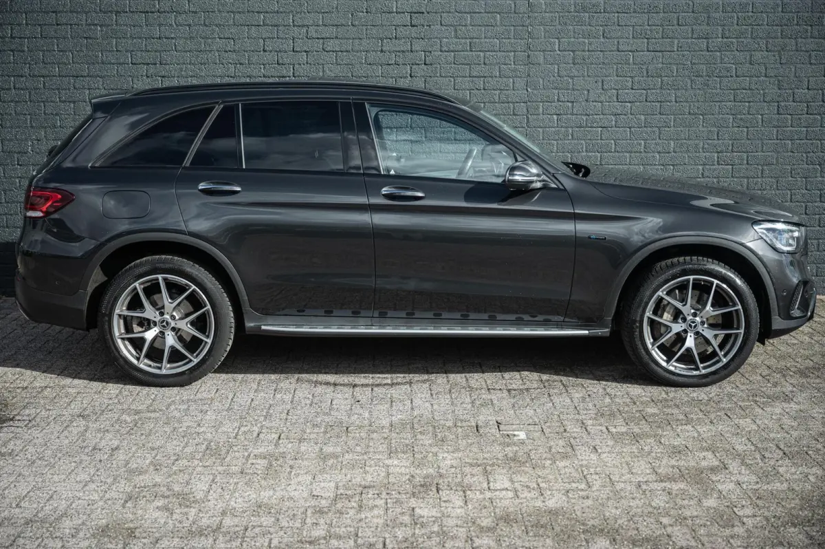 4MATIC AMG LINE PANORAMADAK TREKHAAK ADAPTIVE CRUISE LEDER