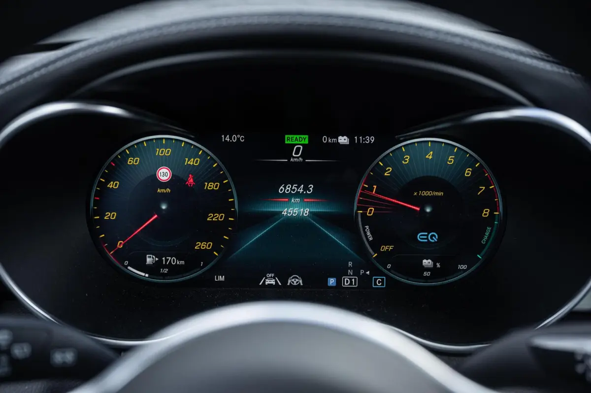 4MATIC AMG LINE PANORAMADAK TREKHAAK ADAPTIVE CRUISE LEDER