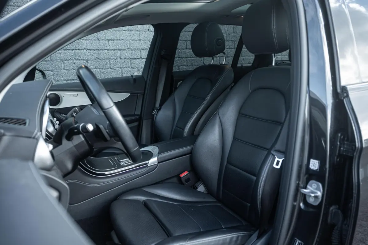 4MATIC AMG LINE PANORAMADAK TREKHAAK ADAPTIVE CRUISE LEDER