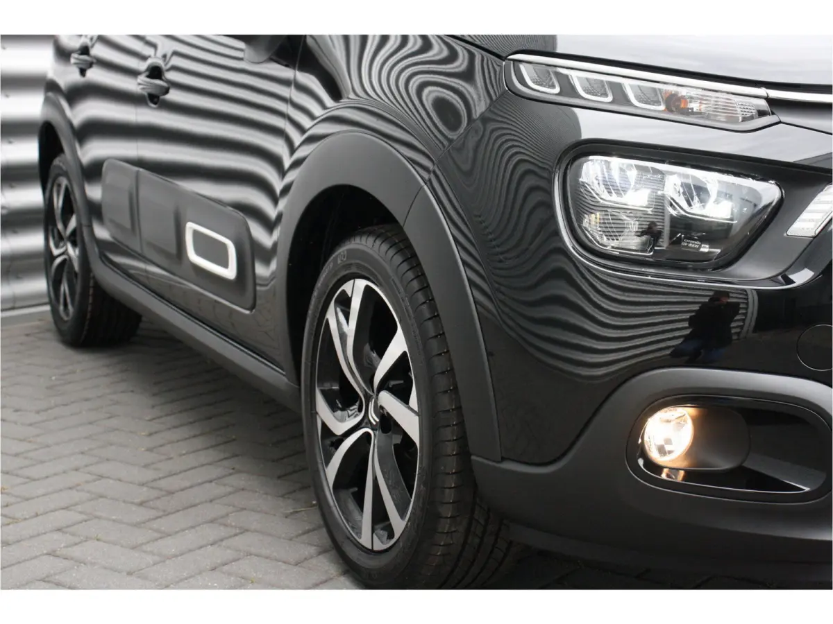 1.2 PURETECH 83PK FEEL EDITION / NAVI / CLIMA / LED / PDC / 17" LMV / CAMERA / APPLE CARPLAY / ORG. NL. !!