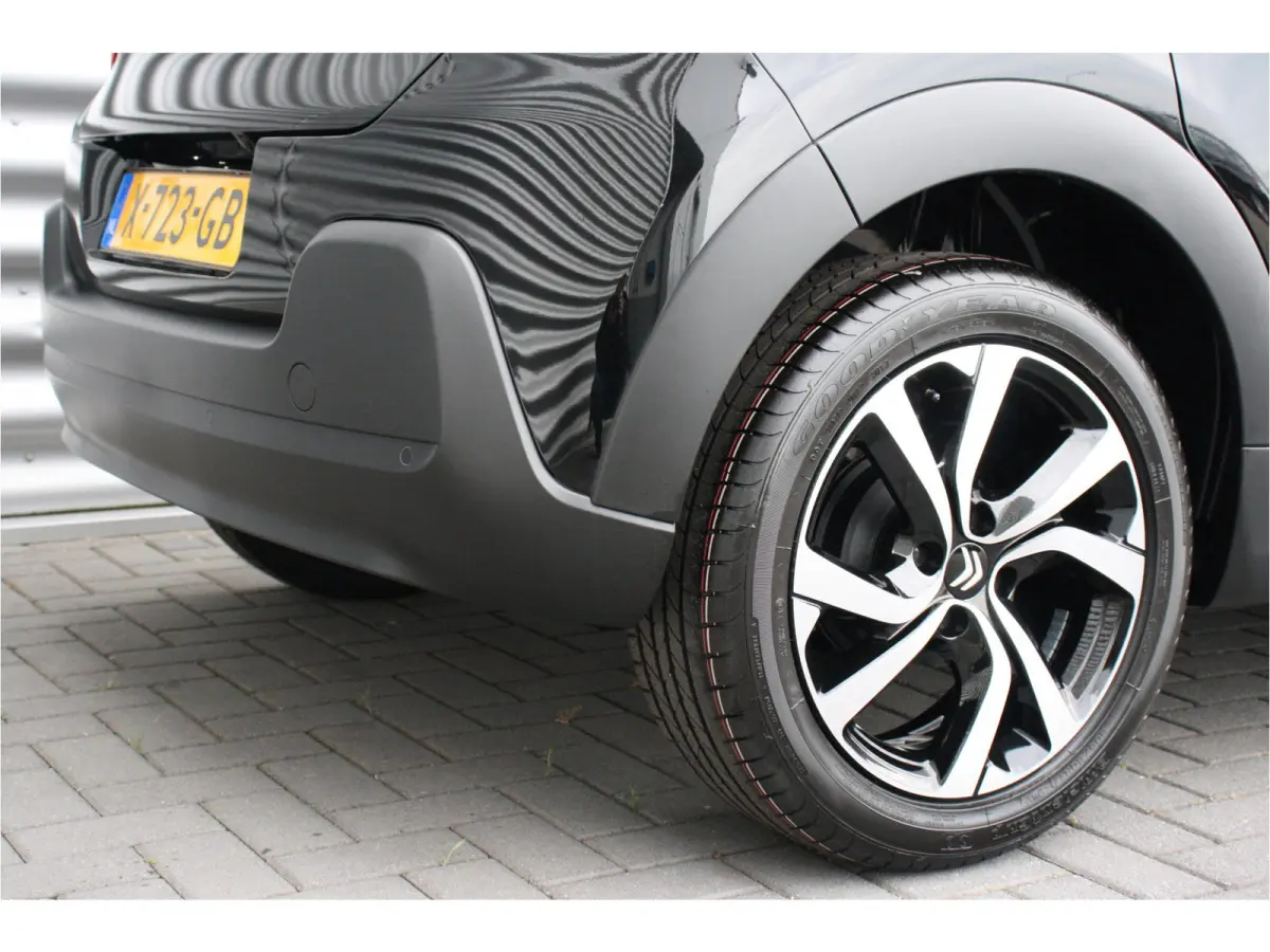 1.2 PURETECH 83PK FEEL EDITION / NAVI / CLIMA / LED / PDC / 17" LMV / CAMERA / APPLE CARPLAY / ORG. NL. !!