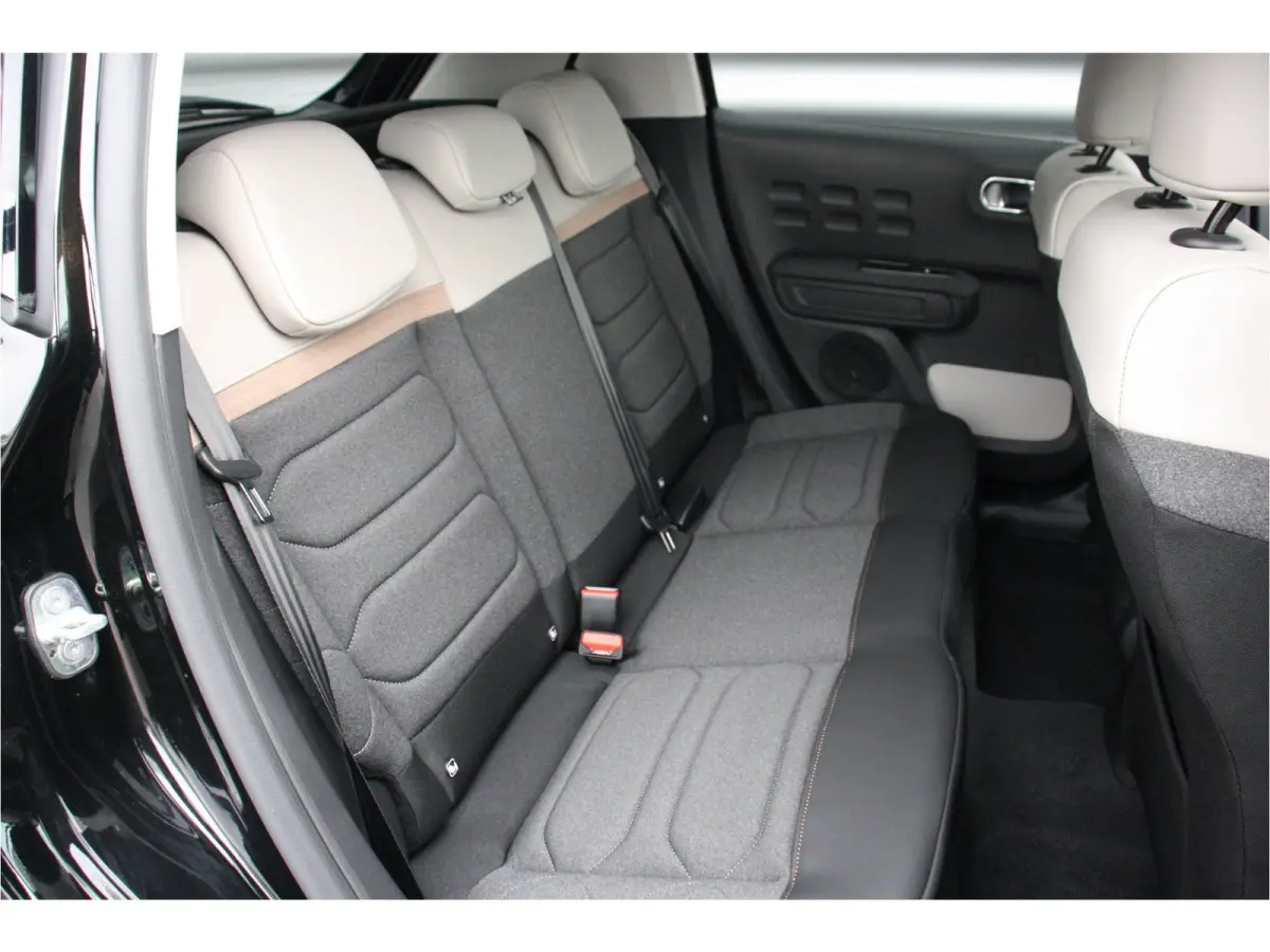 1.2 PURETECH 83PK FEEL EDITION / NAVI / CLIMA / LED / PDC / 17" LMV / CAMERA / APPLE CARPLAY / ORG. NL. !!