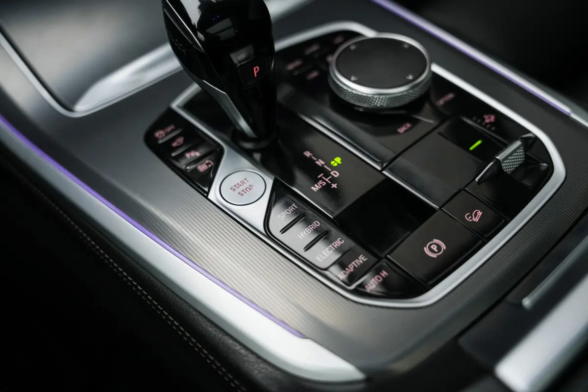 xDrive45e High Executive M-Sportpakket /BTW-Auto/ Laser/ Pano-Dak/ Luchtvering/ 360-camera/ Head-Up/ ACC/ Stoelvent./ Trekhaak/ 22'' LMV