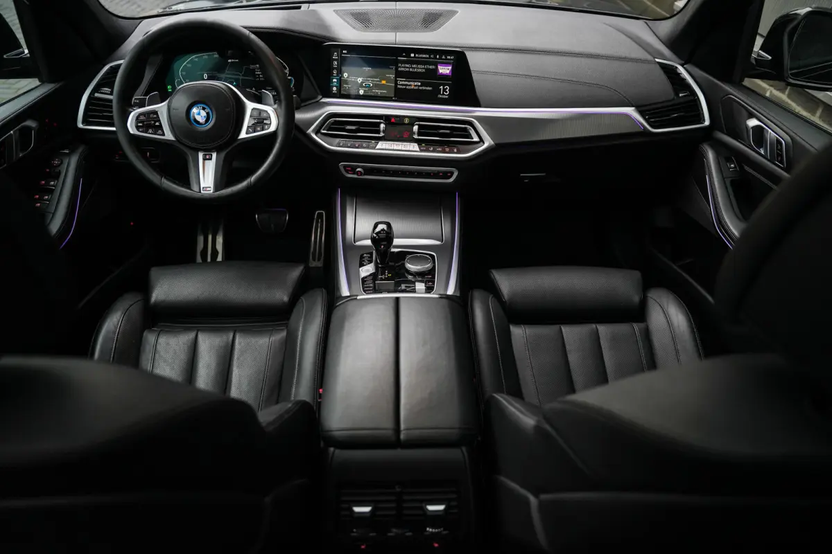xDrive45e High Executive M-Sportpakket /BTW-Auto/ Laser/ Pano-Dak/ Luchtvering/ 360-camera/ Head-Up/ ACC/ Stoelvent./ Trekhaak/ 22'' LMV