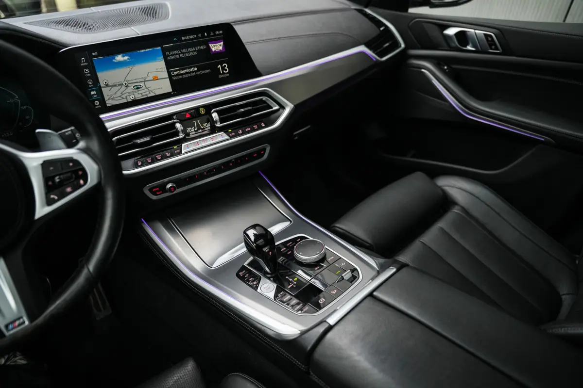 xDrive45e High Executive M-Sportpakket /BTW-Auto/ Laser/ Pano-Dak/ Luchtvering/ 360-camera/ Head-Up/ ACC/ Stoelvent./ Trekhaak/ 22'' LMV