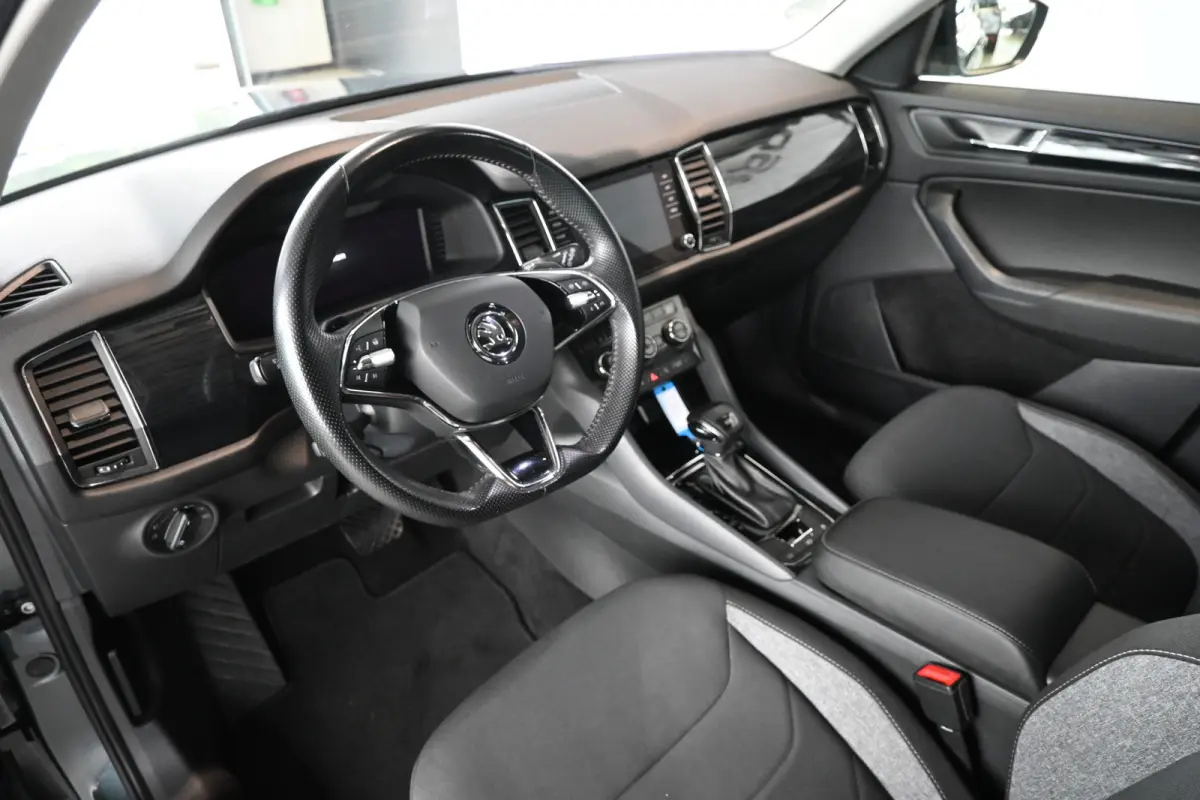 1.5 TSI Automaat Drive 125 Years Clima Adaptieve Cruise Navigatie LED Trekhaak 100% Onderhouden! Inruil Mogelijk!