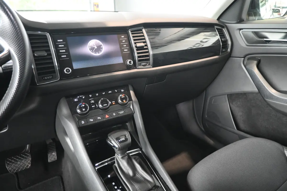 1.5 TSI Automaat Drive 125 Years Clima Adaptieve Cruise Navigatie LED Trekhaak 100% Onderhouden! Inruil Mogelijk!
