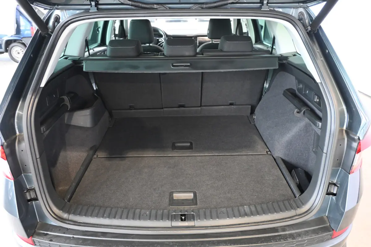 1.5 TSI Automaat Drive 125 Years Clima Adaptieve Cruise Navigatie LED Trekhaak 100% Onderhouden! Inruil Mogelijk!