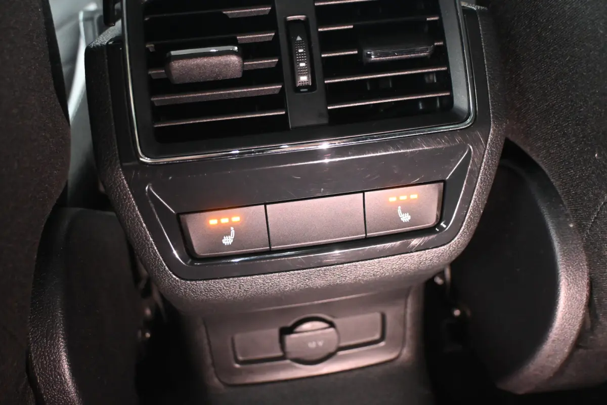 1.5 TSI Automaat Drive 125 Years Clima Adaptieve Cruise Navigatie LED Trekhaak 100% Onderhouden! Inruil Mogelijk!