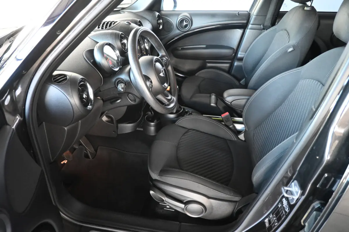 1.6 One Knockout Edition Nap! Clima Cruise Navigatie Xenon 100% Onderhouden! Inruil Mogelijk!
