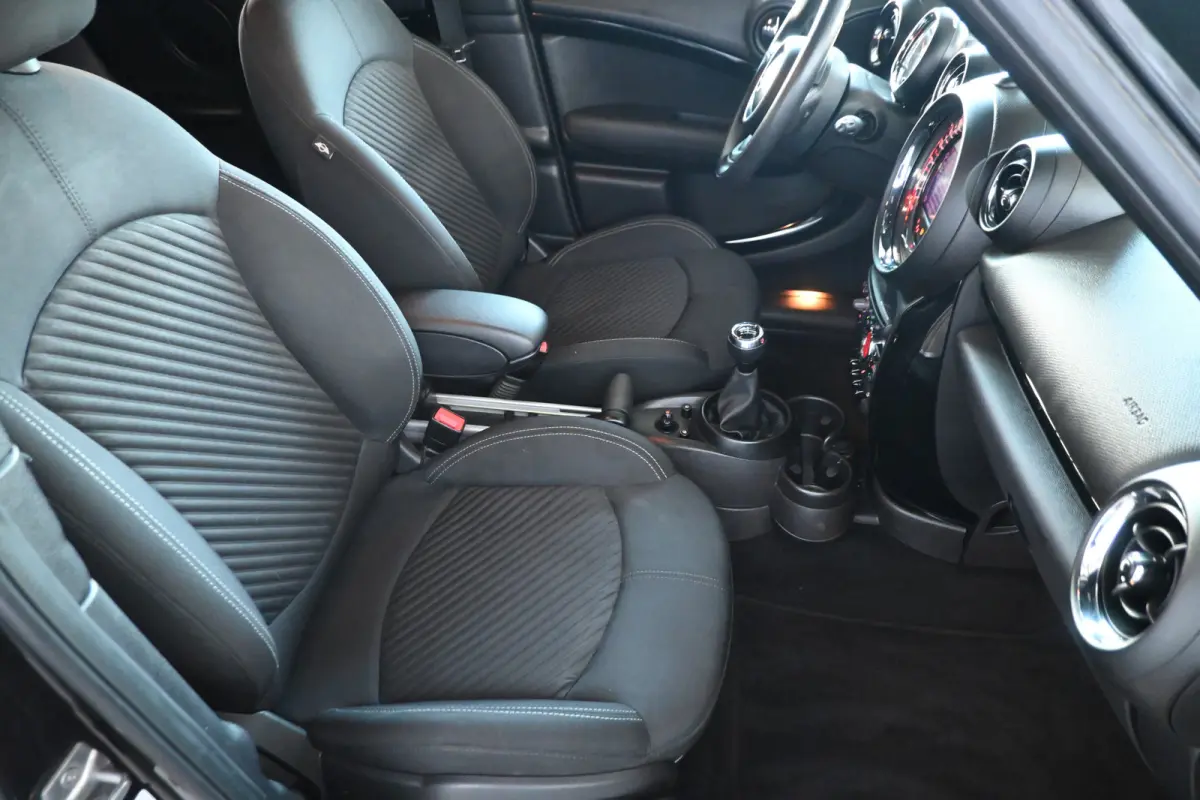 1.6 One Knockout Edition Nap! Clima Cruise Navigatie Xenon 100% Onderhouden! Inruil Mogelijk!
