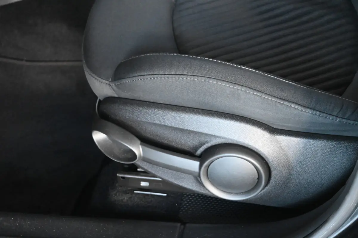 1.6 One Knockout Edition Nap! Clima Cruise Navigatie Xenon 100% Onderhouden! Inruil Mogelijk!