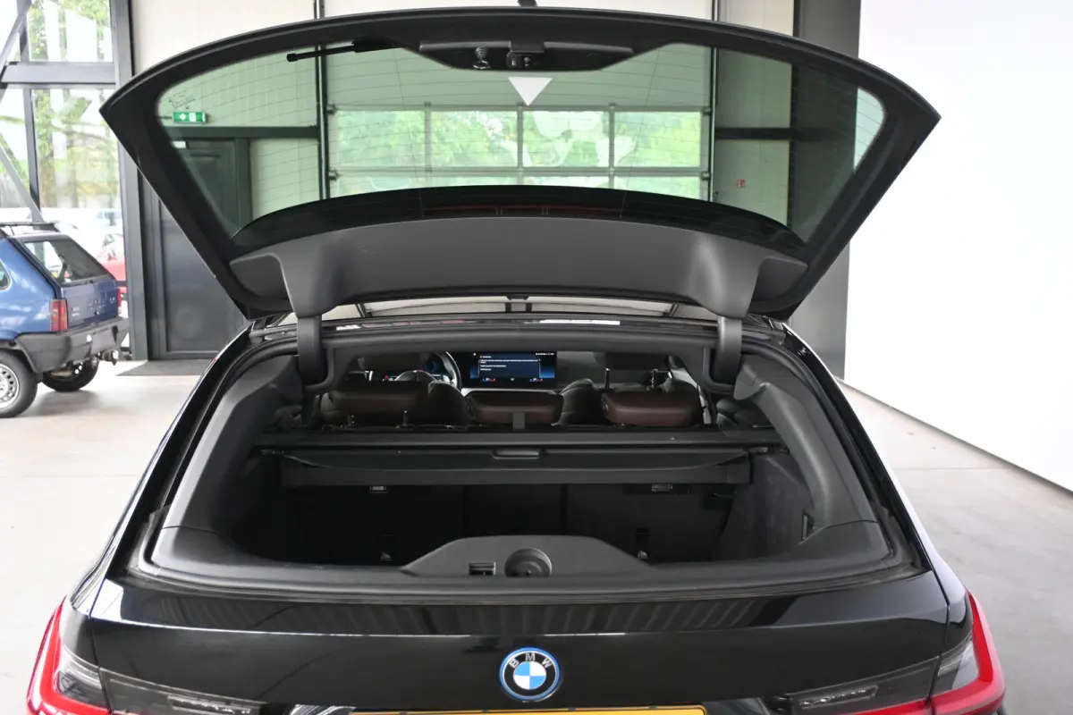 320e M-Sport Clima Cruise CarPlay LED Leder Navigatie 100% Onderhouden! Inruil Mogelijk!