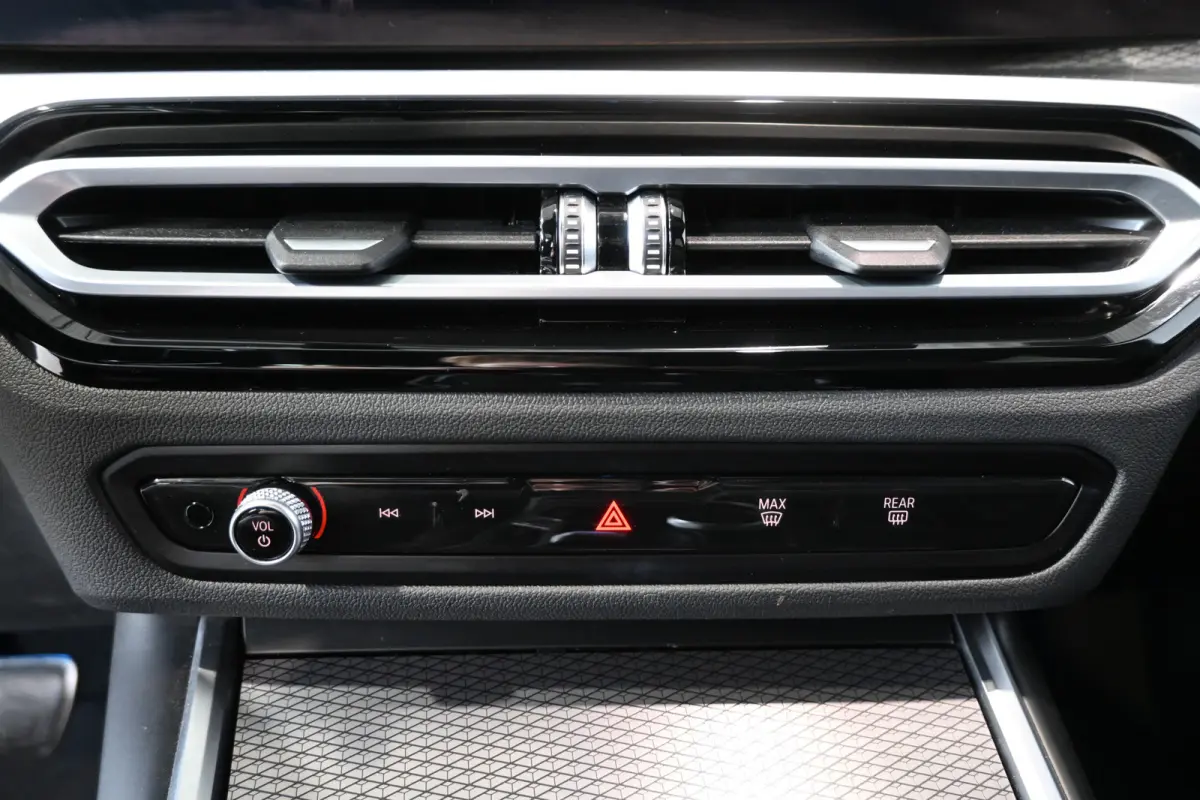 320e M-Sport Clima Cruise CarPlay LED Leder Navigatie 100% Onderhouden! Inruil Mogelijk!