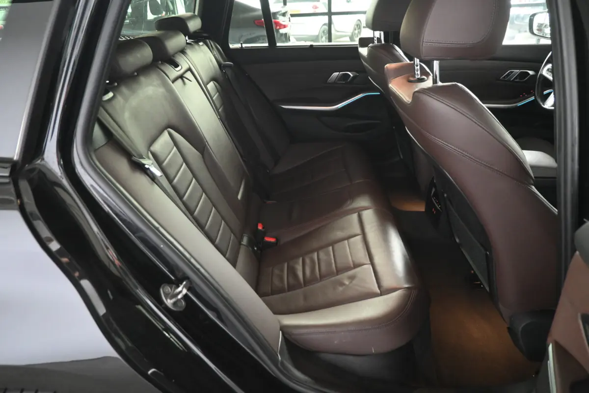 320e M-Sport Clima Cruise CarPlay LED Leder Navigatie 100% Onderhouden! Inruil Mogelijk!