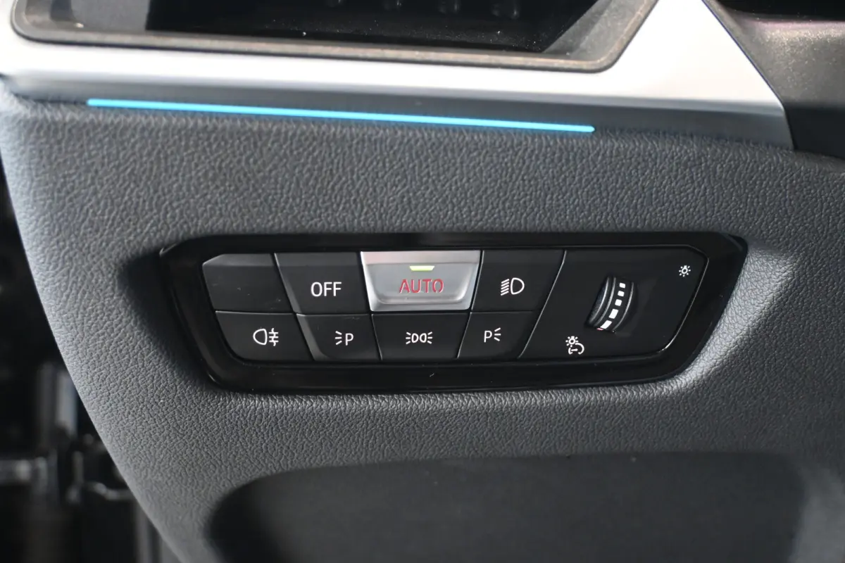 320e M-Sport Clima Cruise CarPlay LED Leder Navigatie 100% Onderhouden! Inruil Mogelijk!