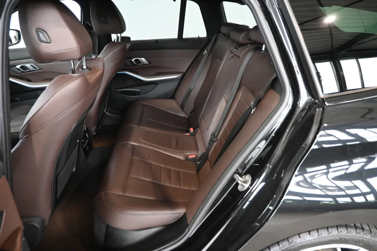 320e M-Sport Clima Cruise CarPlay LED Leder Navigatie 100% Onderhouden! Inruil Mogelijk!